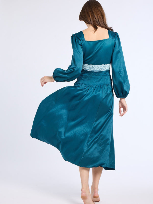 Beatriz Dress in Balmoral — view 7