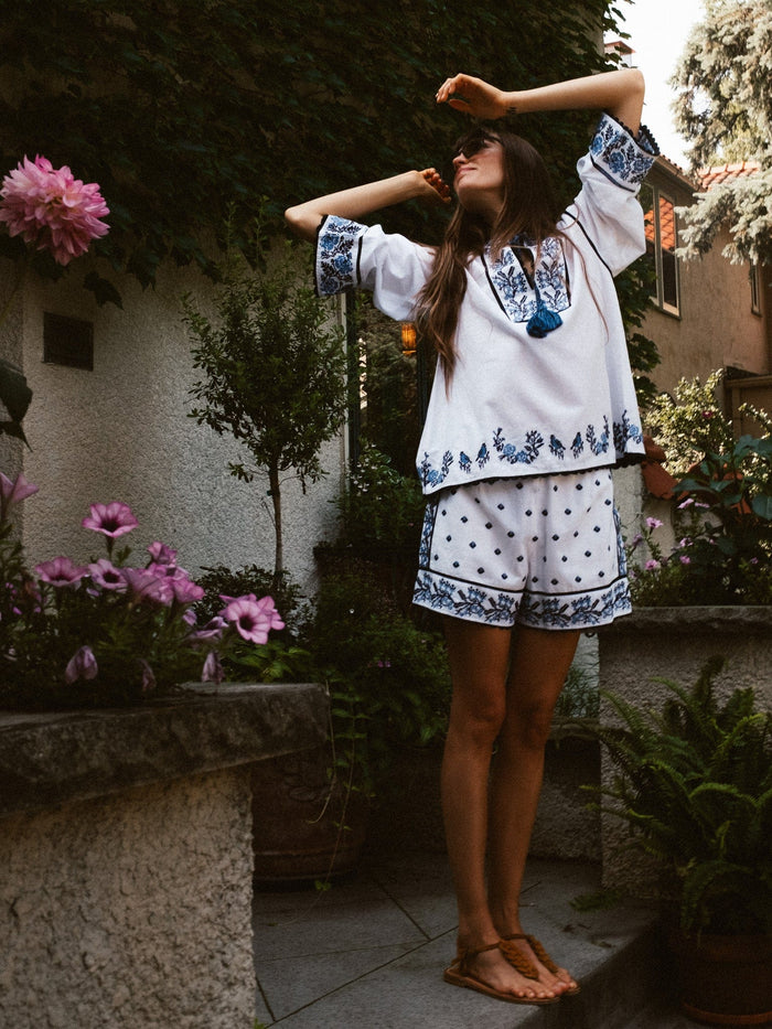 Carina Short in Santorini Embroidery