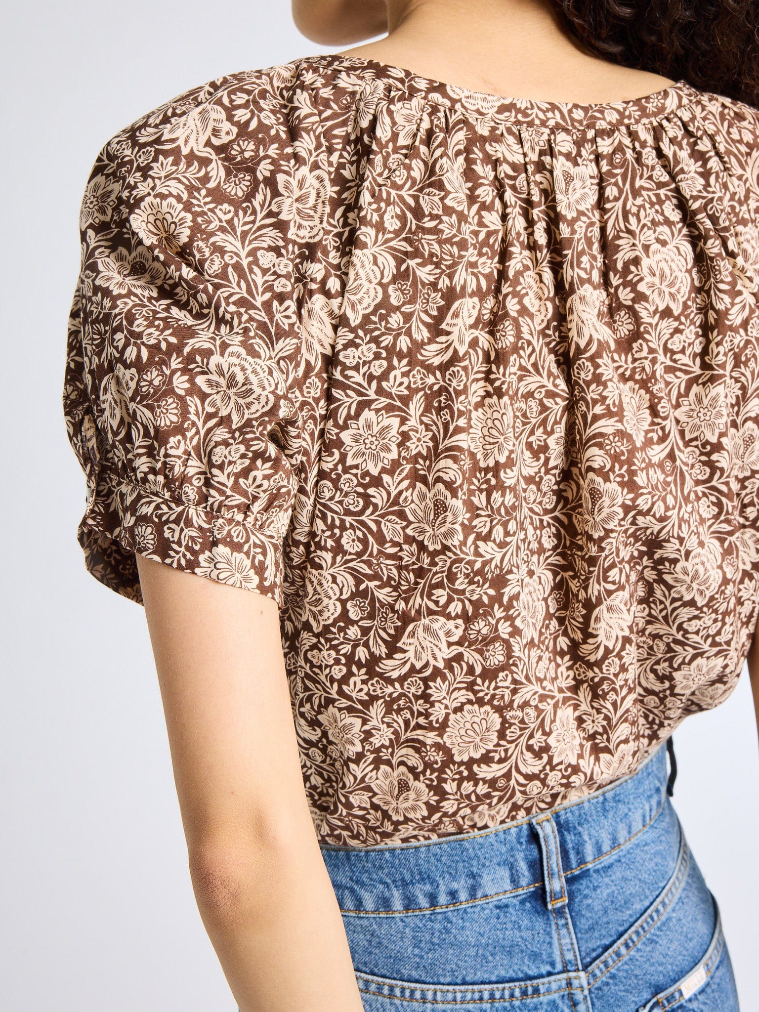 Naomi Top in Cocoa Floral | MILLE – Puffed Sleeve Relaxed Button