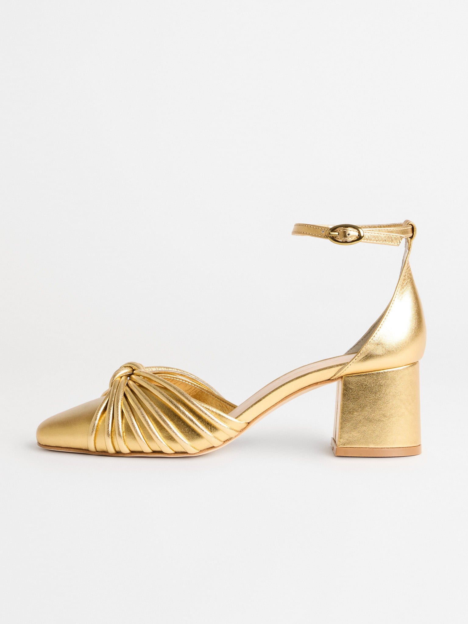 Zelda Block Heel in Gold – MILLE