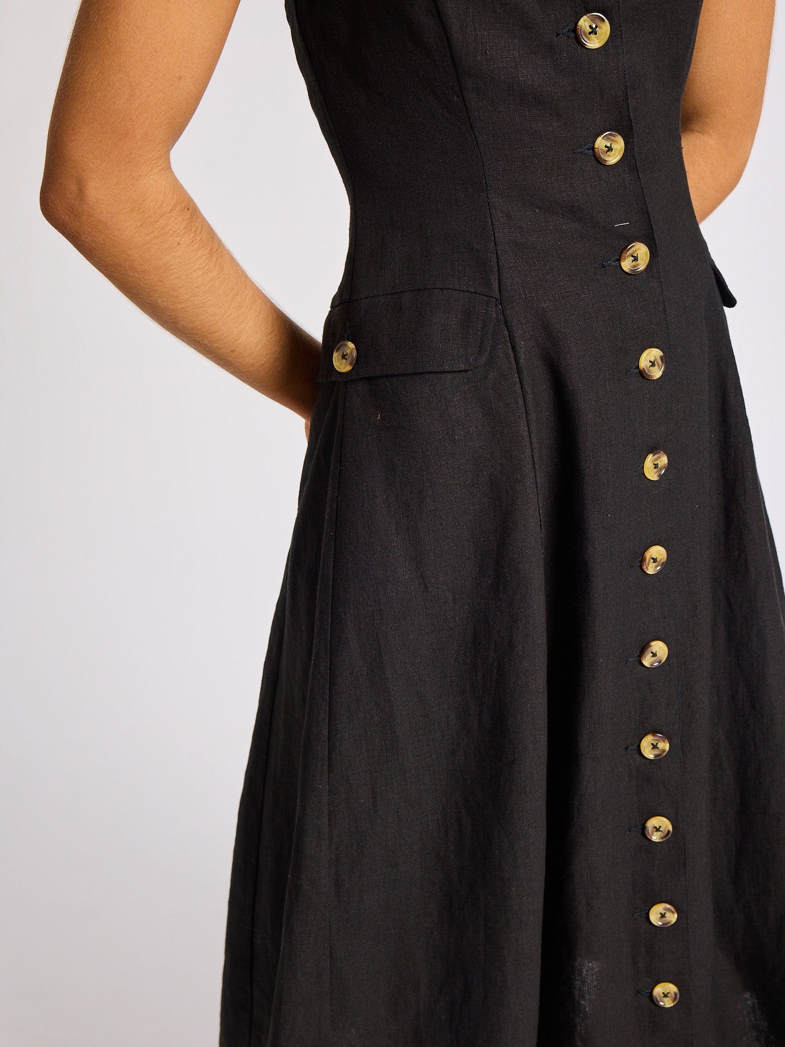 Isla Dress in Black Linen – MILLE