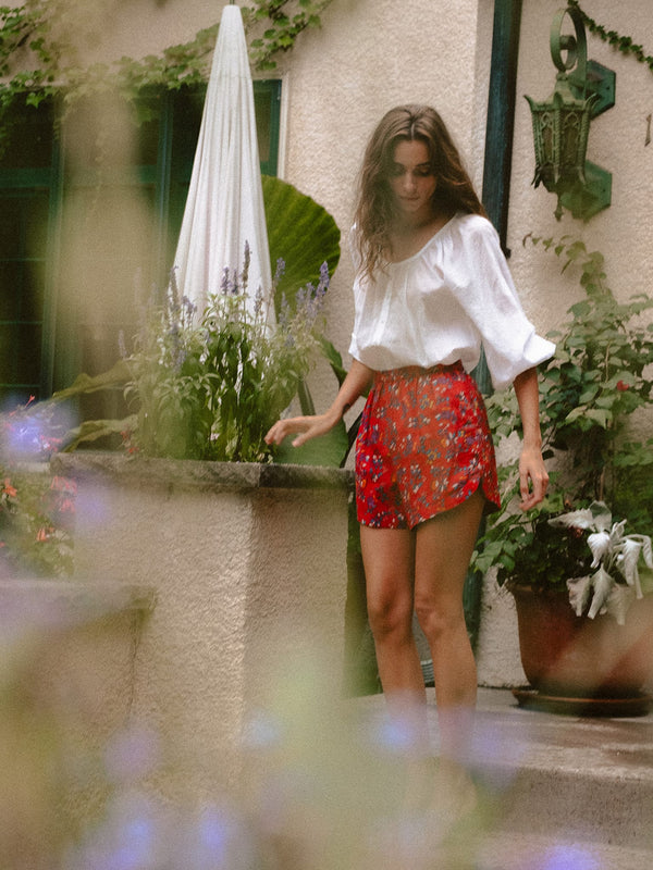Lani Short in Isola — view 3