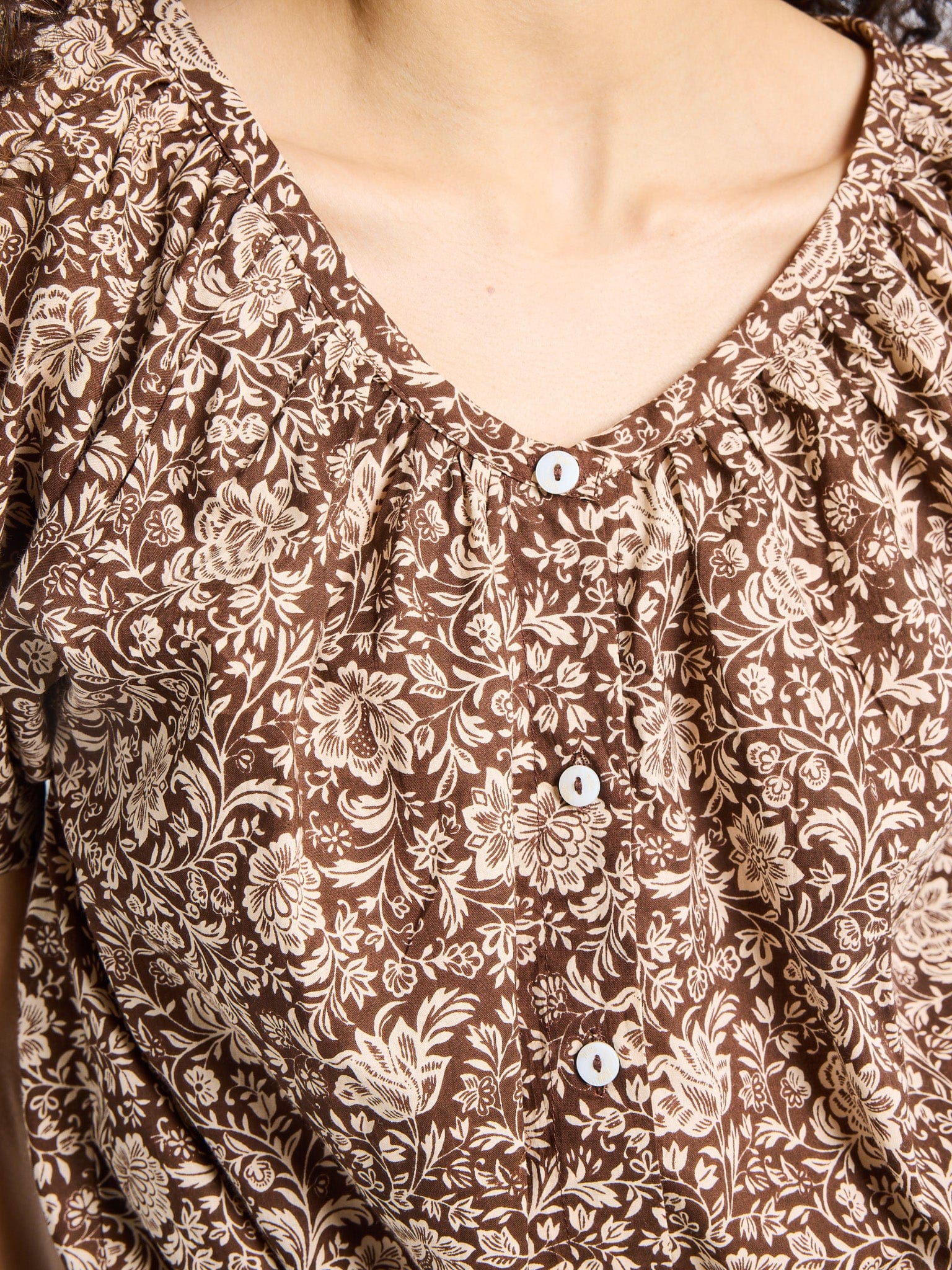 MILLE Clothing Naomi Top in Cocoa Floral