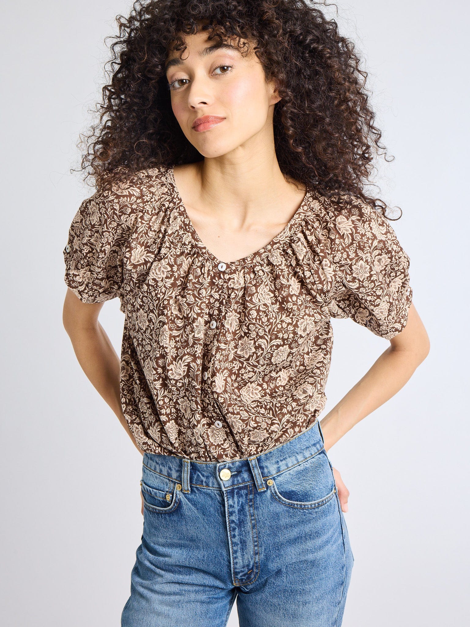 MILLE Clothing Naomi Top in Cocoa Floral