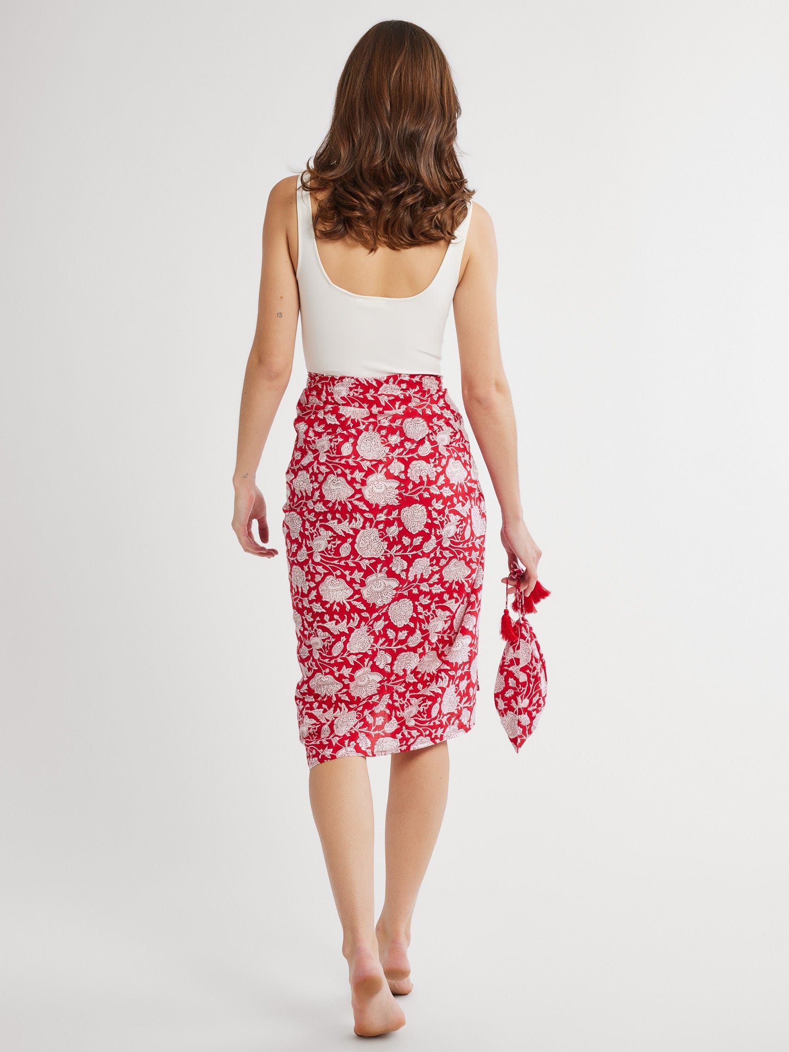 MILLE Clothing One Size Pareo in Red Zinnia