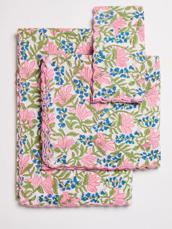 Scalloped Dinner Napkins, Set of 4 — view 2