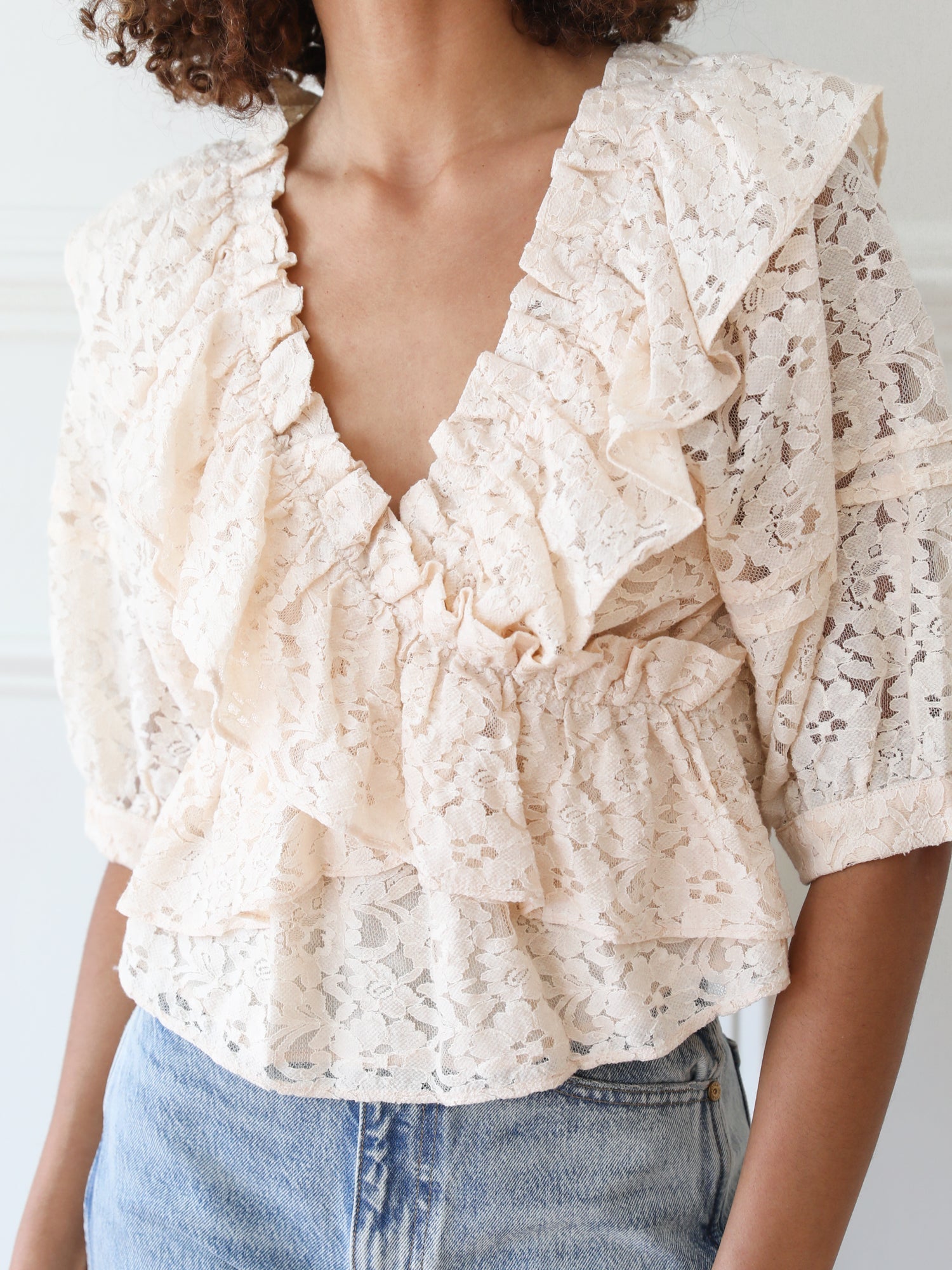 Isabella Top in Vanilla Lace – MILLE