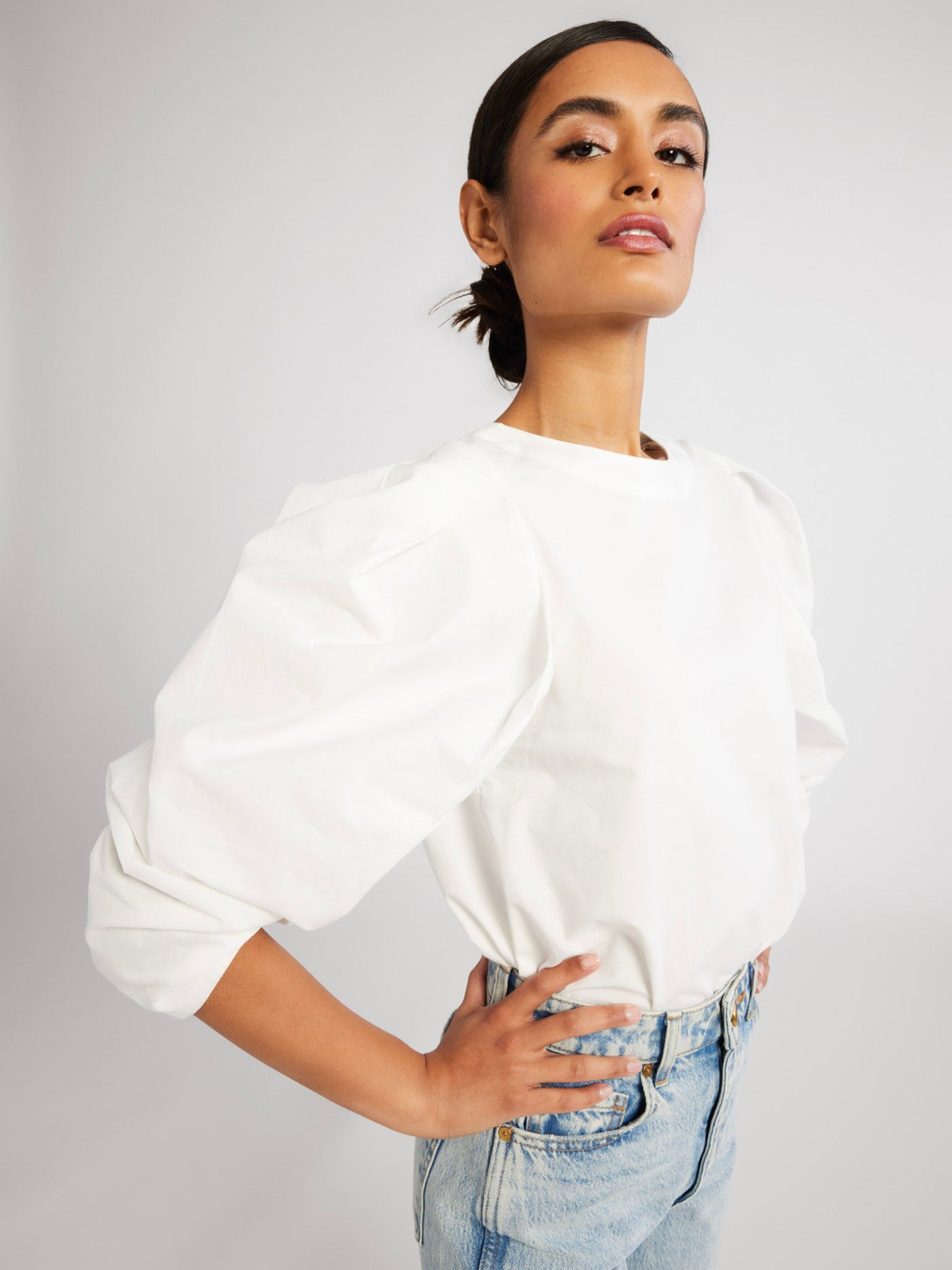 MILLE Lila Top in White – bold puffed sleeves cotton poplin, front view