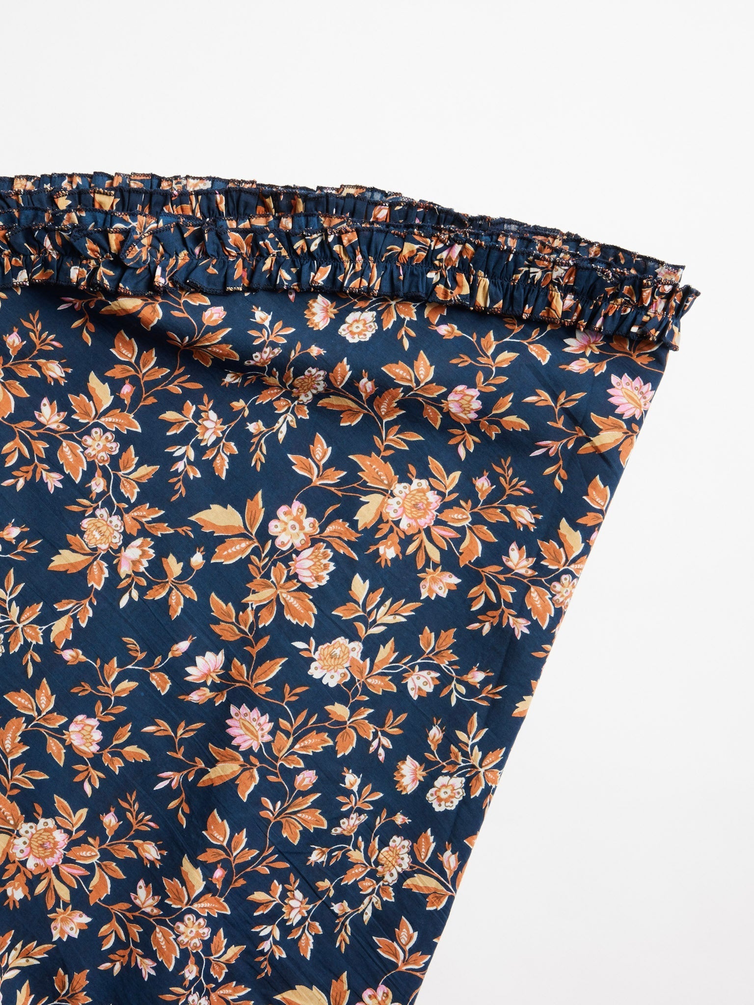 Cocktail Tablecloth in Montmartre - Thumbnail 3