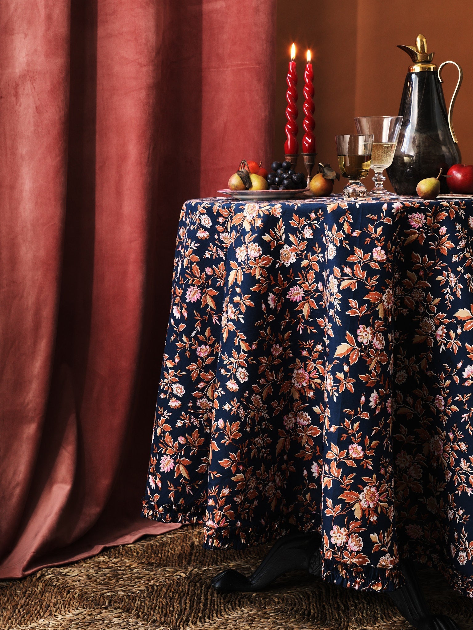 Cocktail Tablecloth in Montmartre - Thumbnail 2